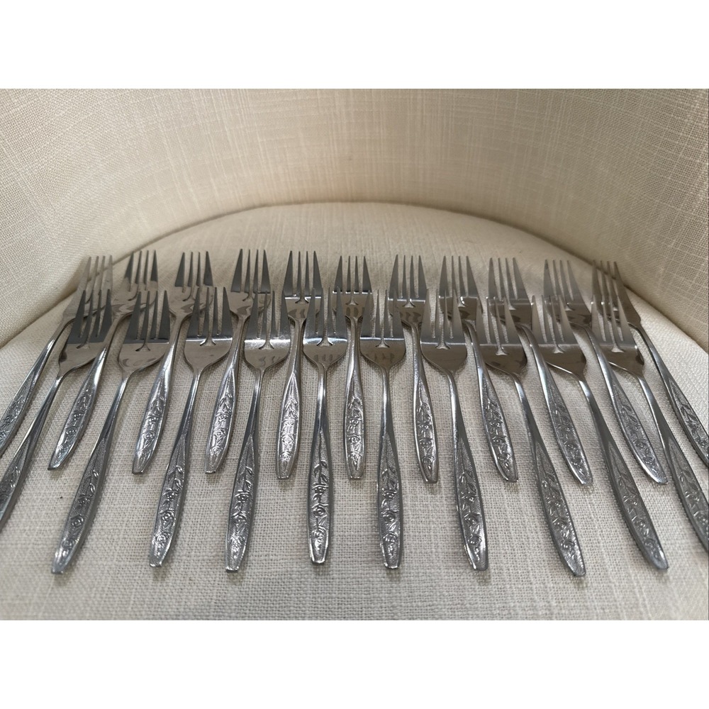21 Customcraft CUS1 Stainless Textured Floral Rose‎ SALAD FORKS Flatware 6 1/8"